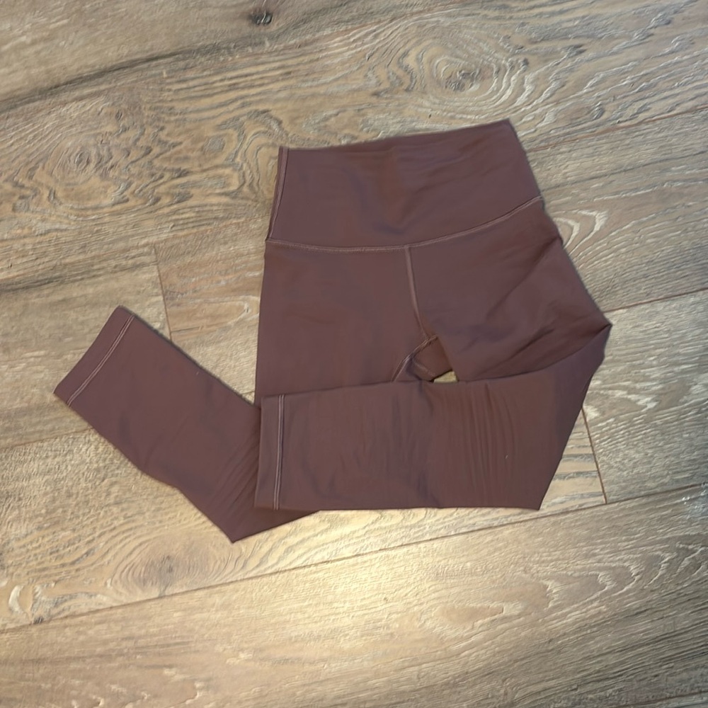 Lululemon Cropped Mauve leggings